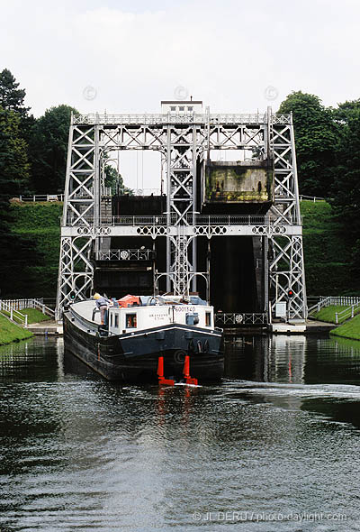 ascenceur  bateaux Bracquegnies

boat lift at Bracquegnies